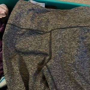 Tummy control, capri leggings